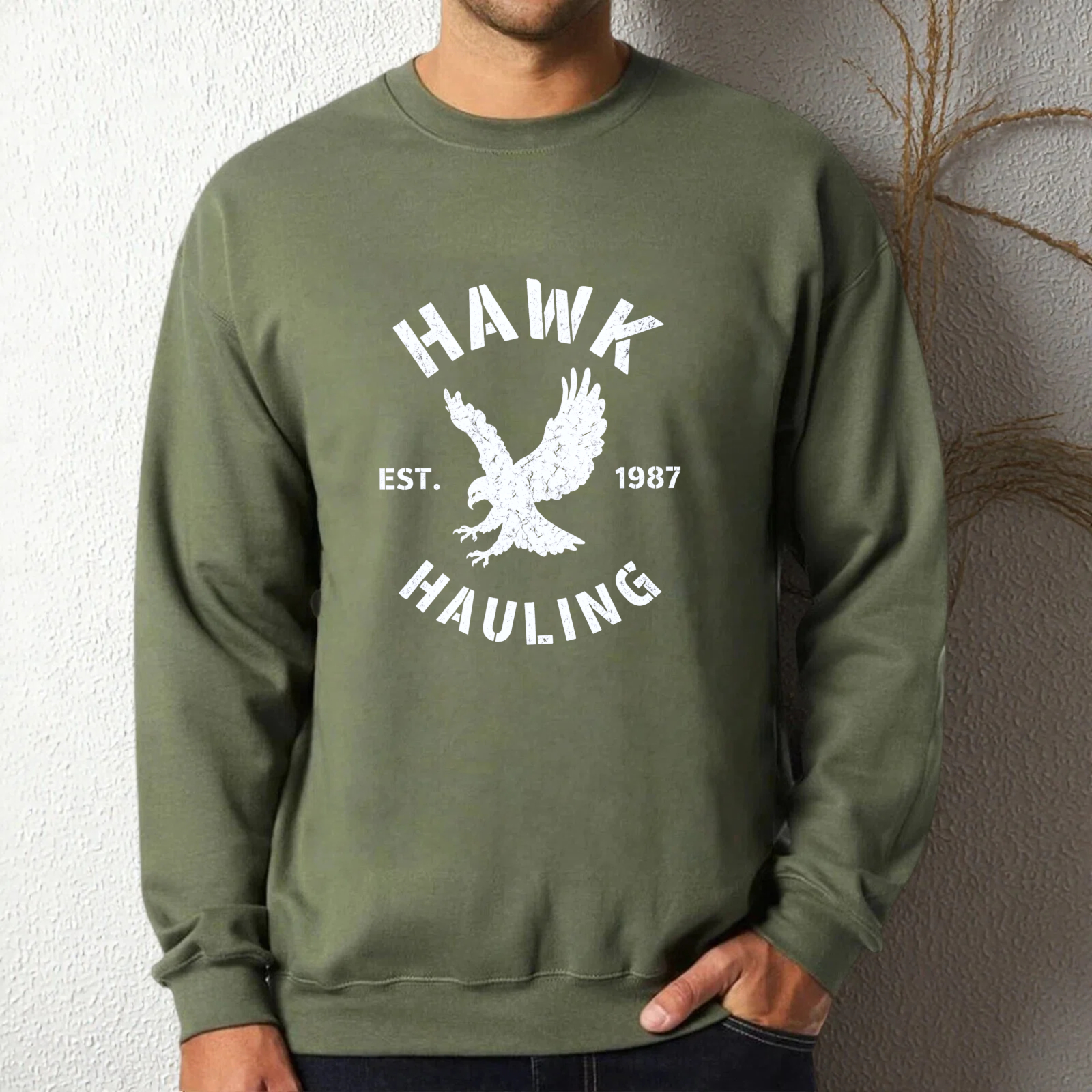 TEECURENT Hawk Hauling Est 1987 Eagle Logo Sweatshirt Black Crewneck Pullover Sweatshirt Unisex Casual Top