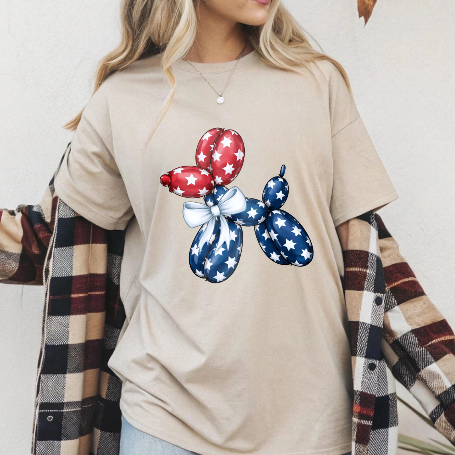 TEECURENT Patriotic Balloon Dog T-Shirt American Flag Design Independence Day Celebration Red White Blue Stars And Stripes Graphic Tee WOMEN
