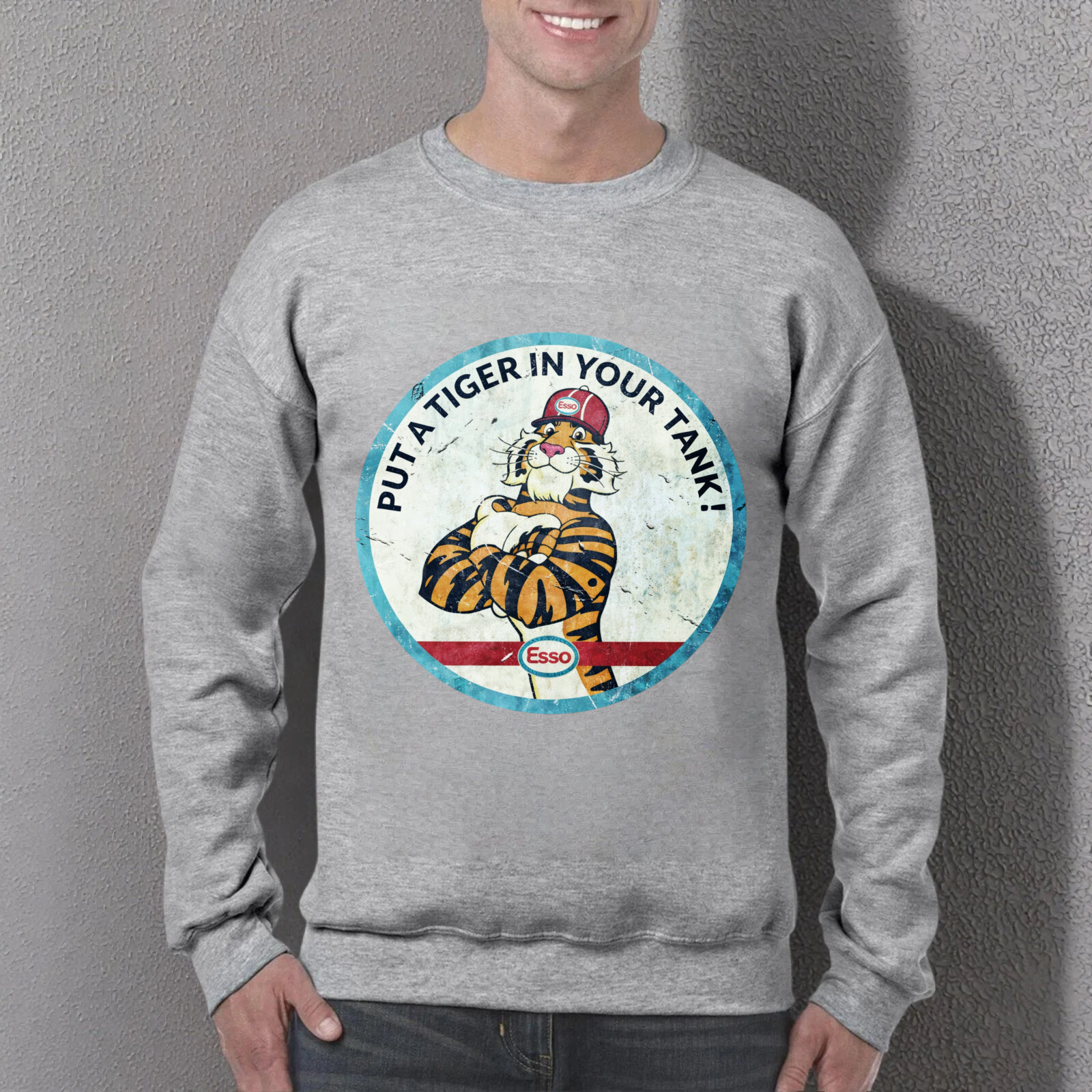 TEECURENT Put A Tiger In Your Tank Vintage Logo Sweatshirt Black Crewneck Unisex Pullover Long Sleeve Casual Top