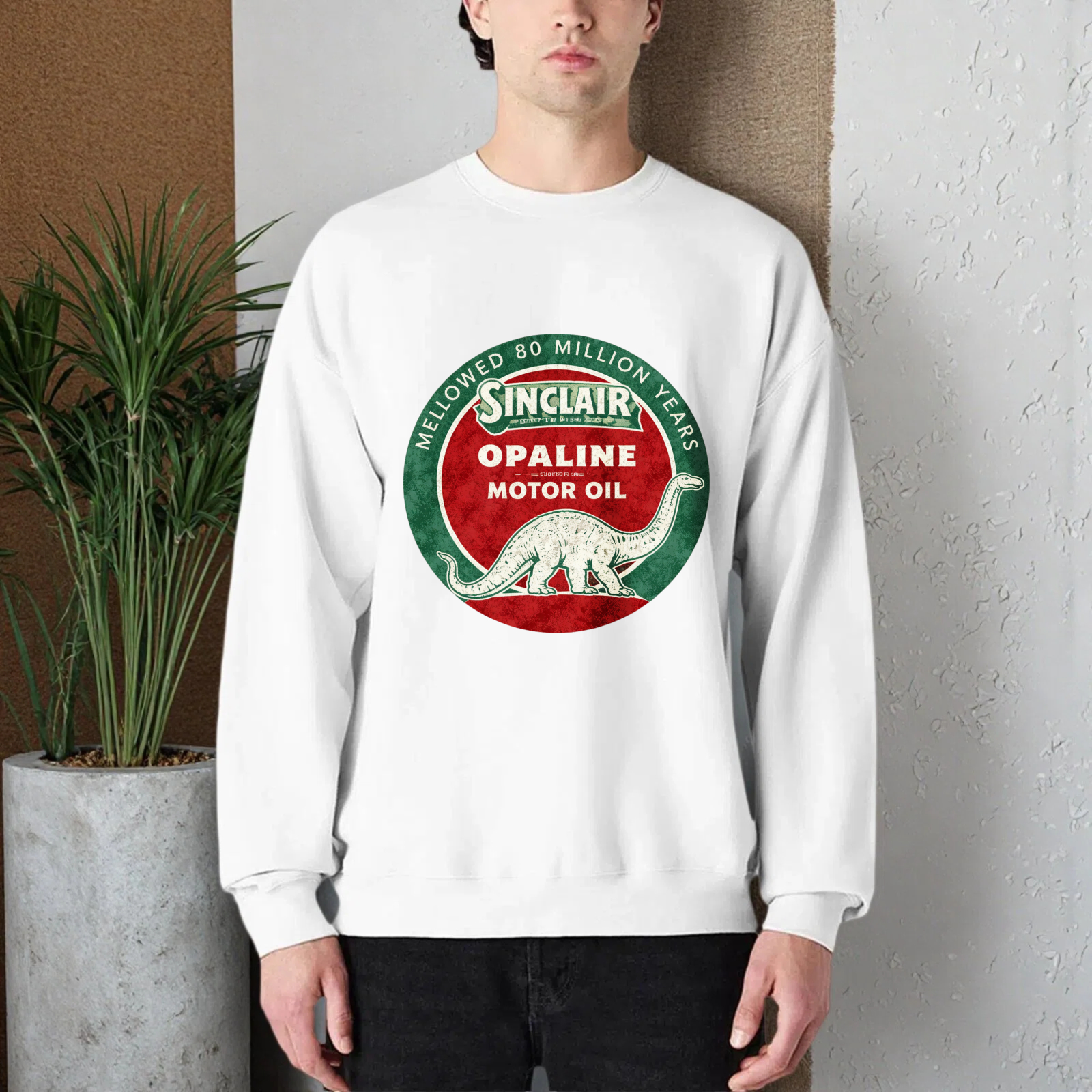 TEECURENT Sinclair Opaline Motor Oil Dinosaur Logo Sweatshirt Black Unisex Crewneck Pullover Long Sleeve Casual Top