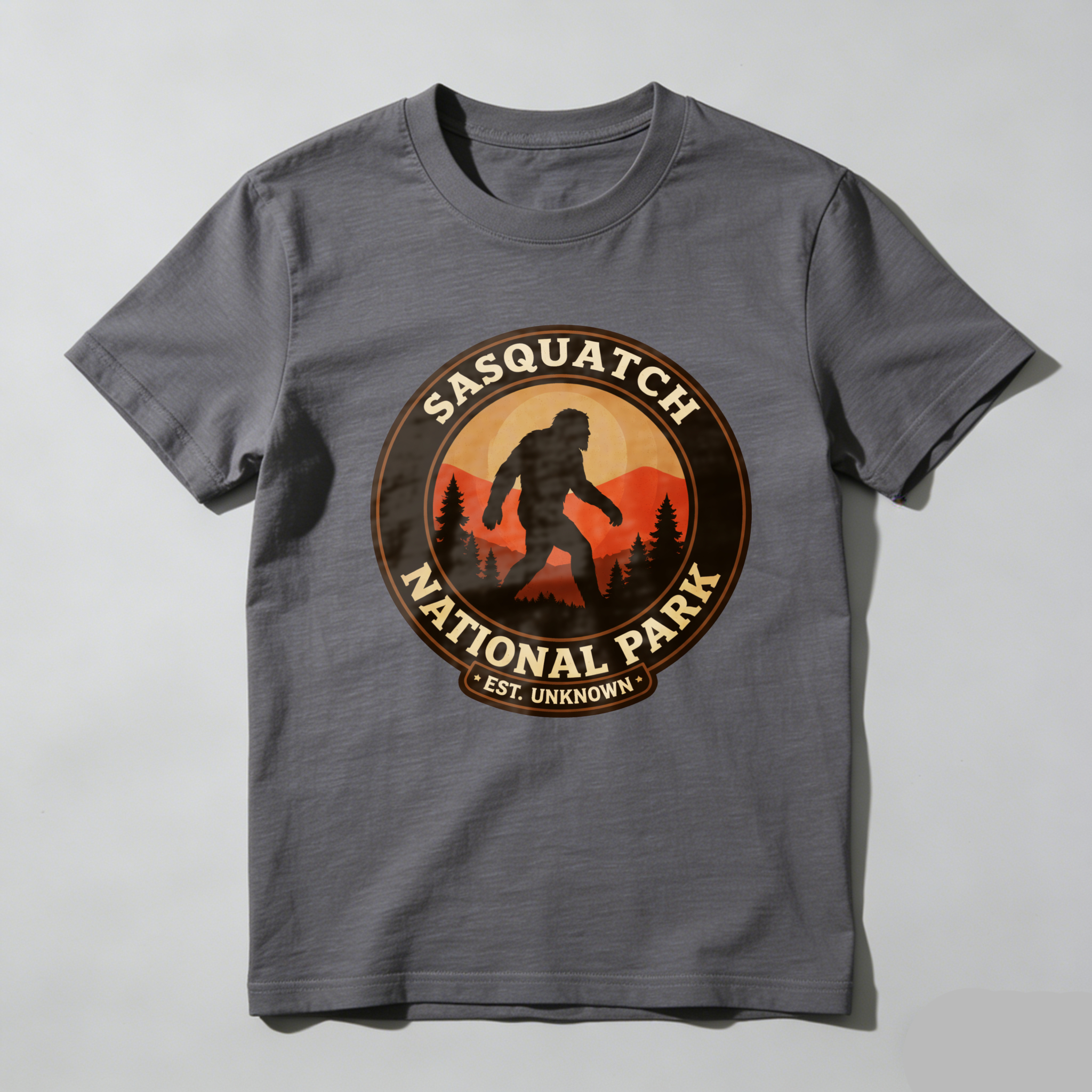 TEECURENTSasquatch National Park T-Shirt Est Unknown Bigfoot Logo Design Black Crewneck Men's Shirt-TeeCurent
