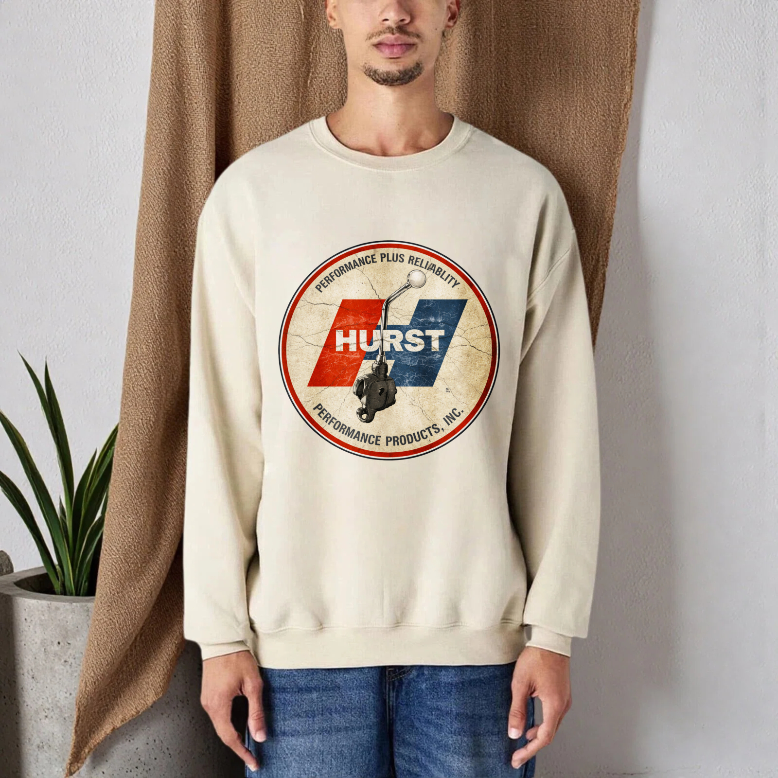 TEECURENT Hurst Performance Plus Reliability Sweatshirt With Vintage Logo Design For Automotive Enthusiasts