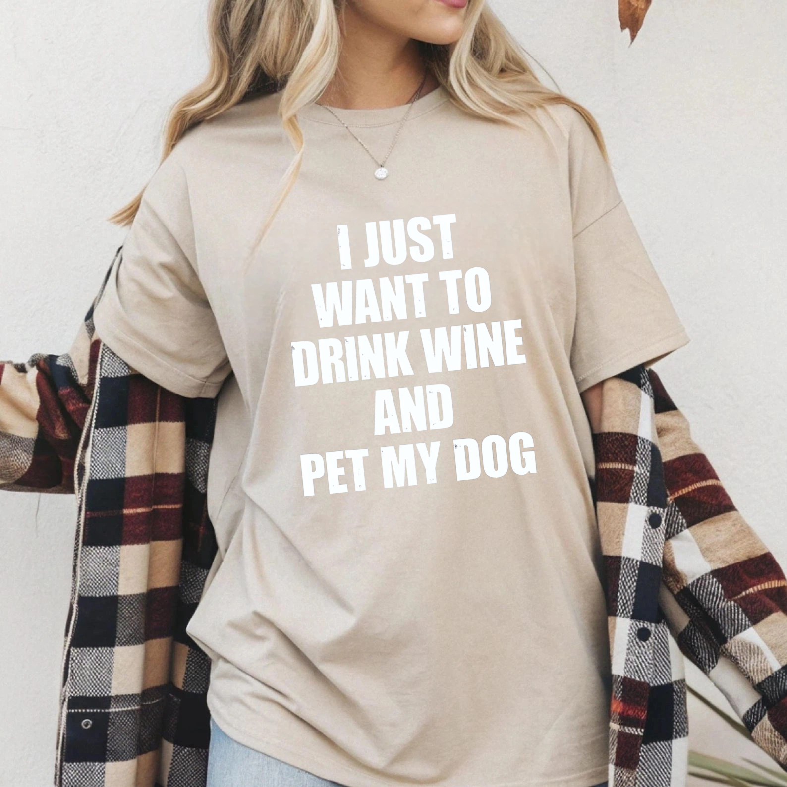 TEECURENT I Just Want To Drink Wine And Pet My Dog T Shirt WOMEN