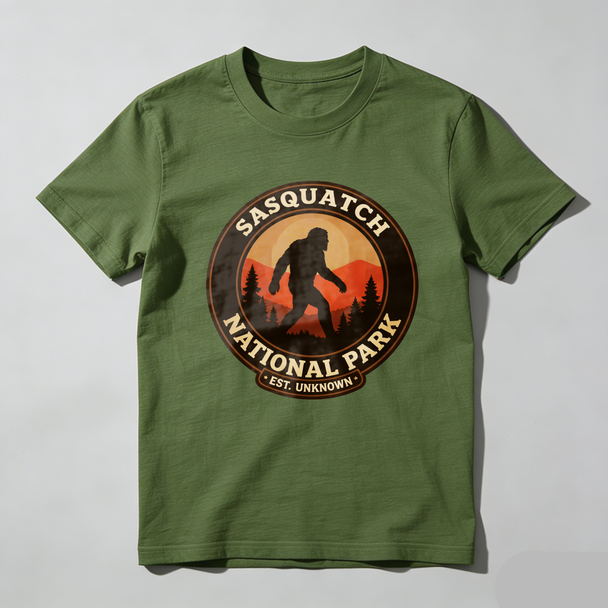 TEECURENTSasquatch National Park T-Shirt Est Unknown Bigfoot Logo Design Black Crewneck Men's Shirt-TeeCurent