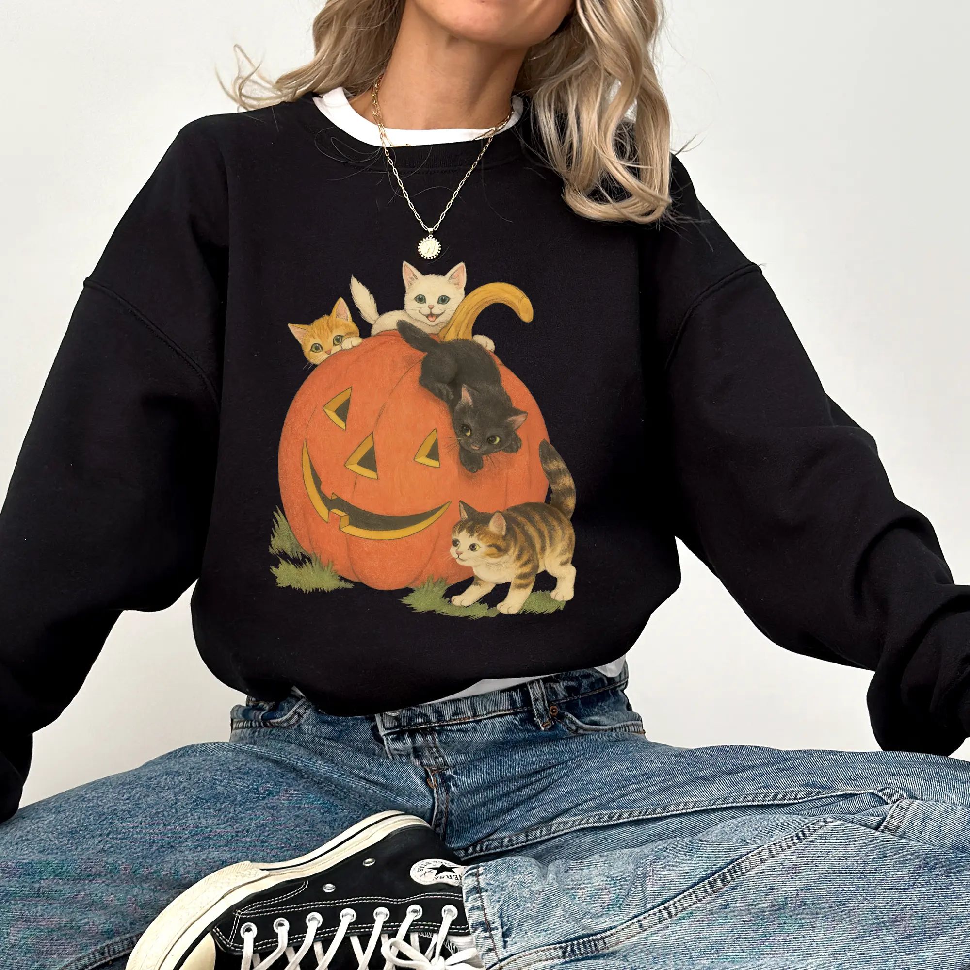 🎃🐱Vintage 90s Halloween Cat Crewneck Sweatshirt, Retro Cute Cats and Jack-o’-Lantern Graphic, Fall Spooky Season Pullover