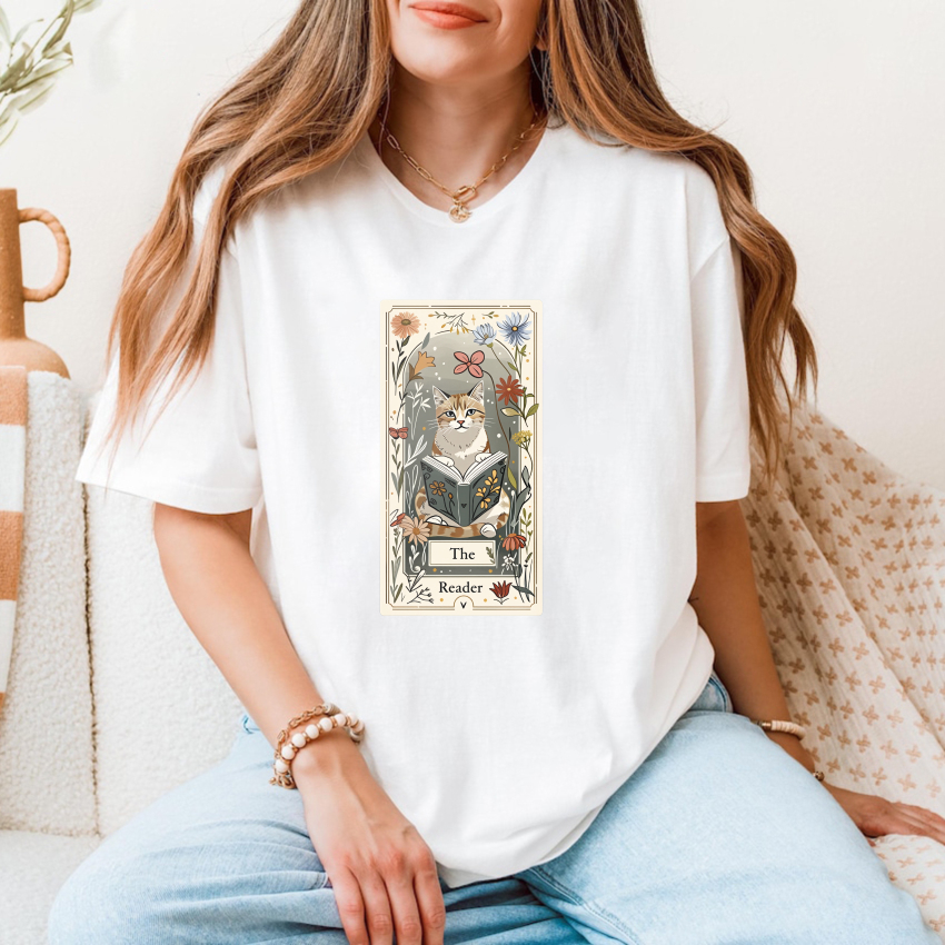 Wardrobecart The Reader Tarot Card Design Unisex Classic T-shirt