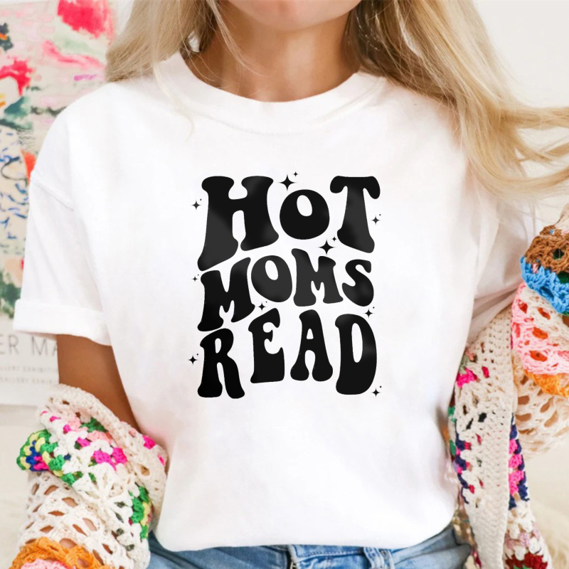 Wardrobecart Hot Moms Read Unisex Classic T-shirt