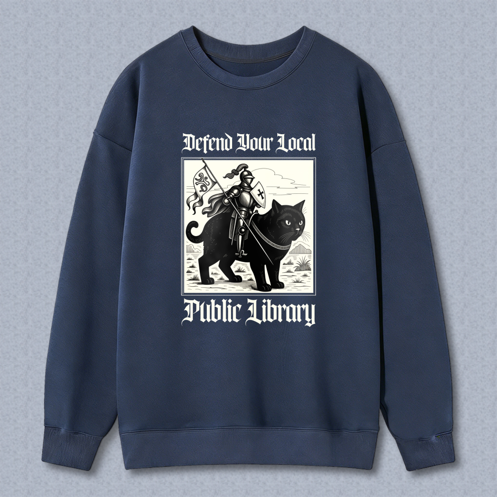 Wardrobecart Cat Knight With Flag And Sword Unisex Classic Sweatshirt