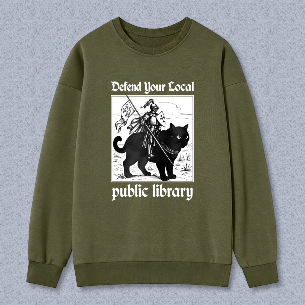 Wardrobecart Cat Knight With Flag And Sword Graphic Unisex Classic Sweatshirt