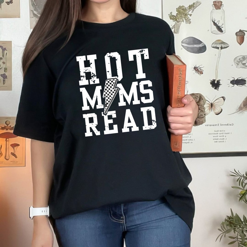 Wardrobecart Hot Mums Read With Lightning Bolt Pattern Unisex Classic T-shirt