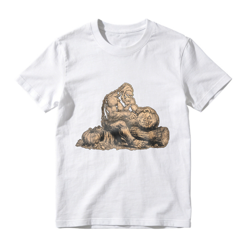 Vintage Style Bigfoot Sasquatch Sitting On Log Holding Skull Graphic T-shirt