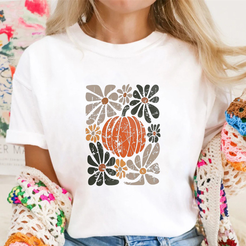 Vintage Retro Pumpkin And Flowers Autumn Harvest Graphic Unisex Classic T-shirt