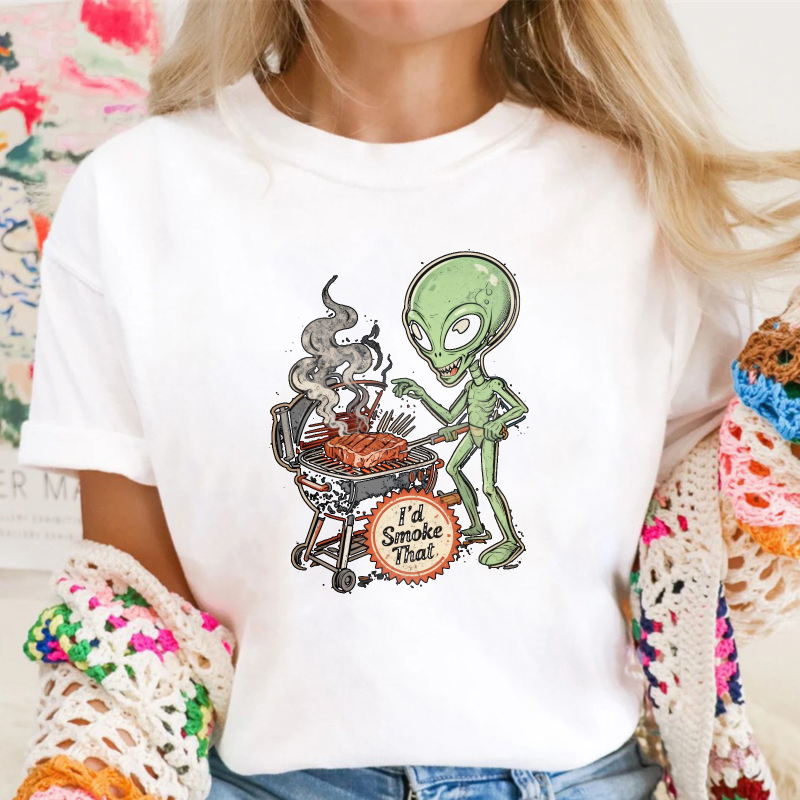 Alien Grilling Barbecue I Would Smoke That Funny Sci Fi Humor Unisex Classic T-shirt