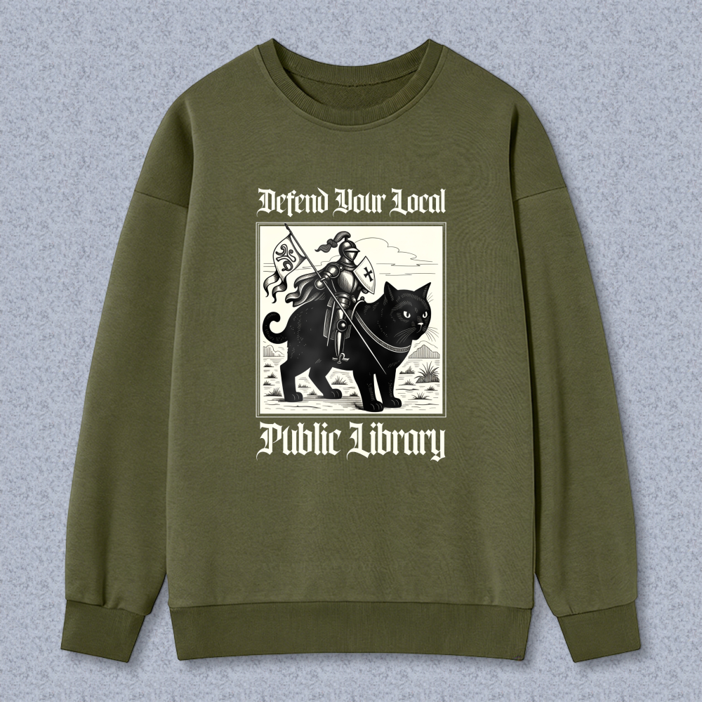 Wardrobecart Cat Knight With Flag And Sword Unisex Classic Sweatshirt