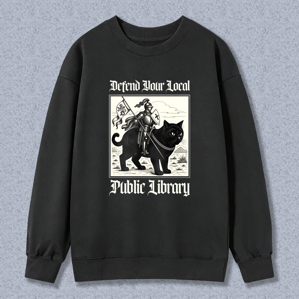 Wardrobecart Cat Knight With Flag And Sword Unisex Classic Sweatshirt