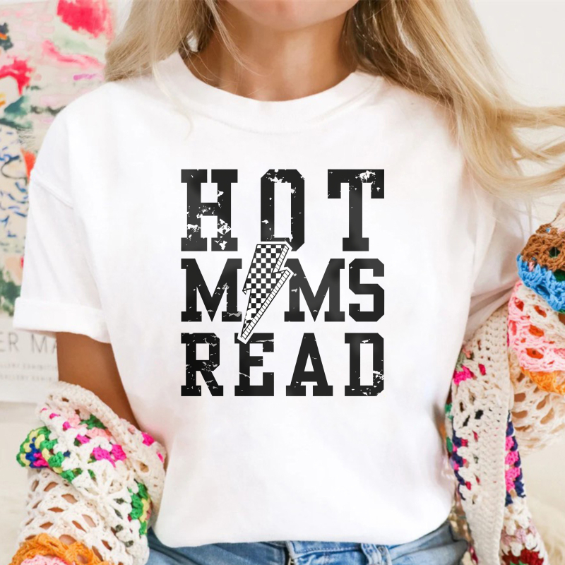 Wardrobecart Hot Mums Read With Lightning Bolt Pattern Unisex Classic T-shirt