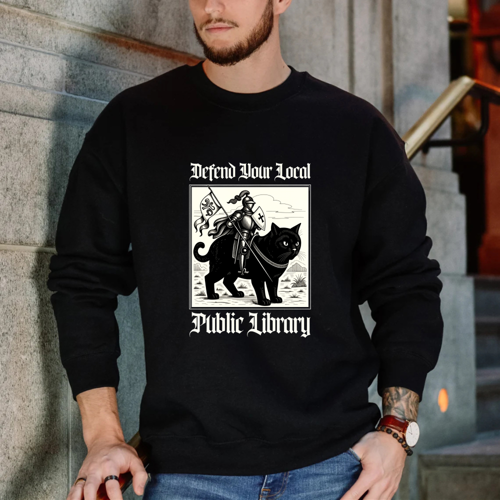 Wardrobecart Cat Knight With Flag And Sword Unisex Classic Sweatshirt