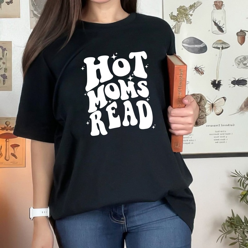 Wardrobecart Hot Moms Read Unisex Classic T-shirt
