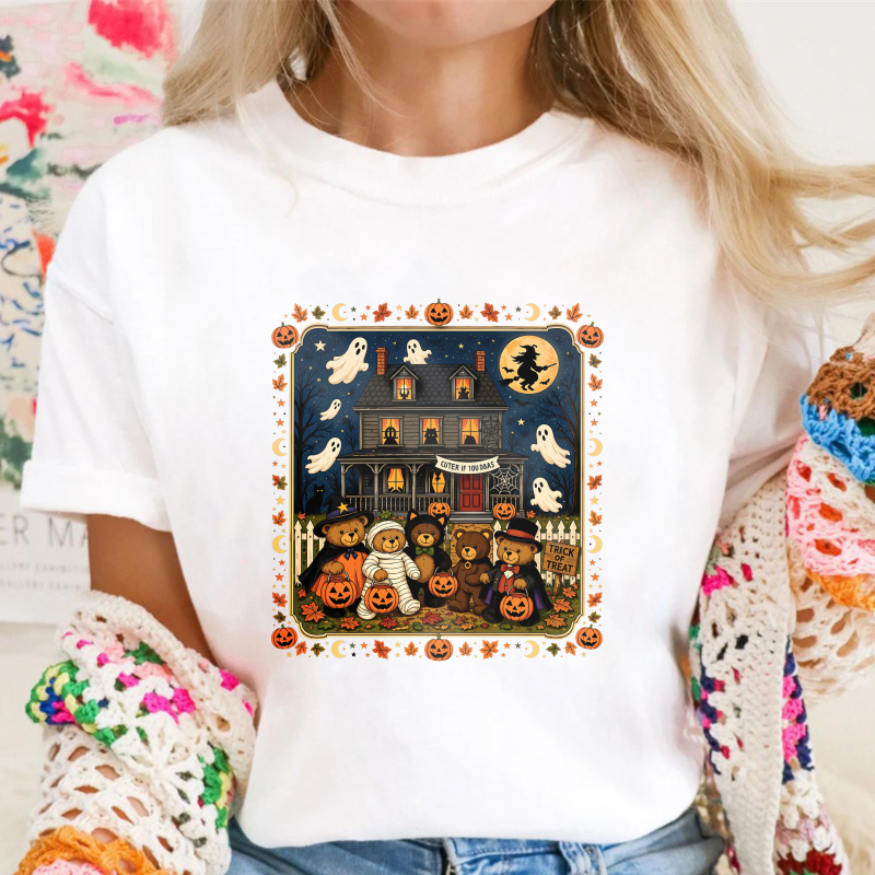 Halloween Haunted House With Ghosts Pumpkins And Trick Or Treat Kids Unisex Classic T-shirt
