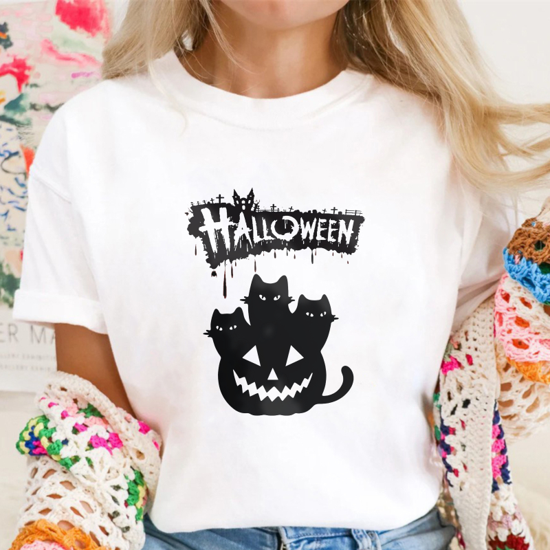 Halloween Pumpkin With Three Cats Graphic Unisex Classic T-shirt