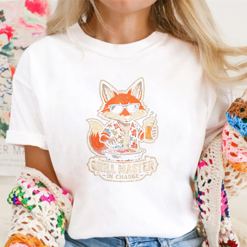 Cool Fox Wearing Sunglasses Holding Beer Grill Master In Charge Unisex Classic T-shirt