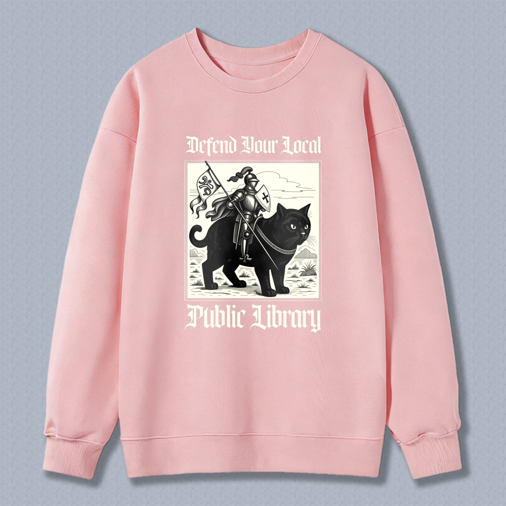 Wardrobecart Cat Knight With Flag And Sword Unisex Classic Sweatshirt