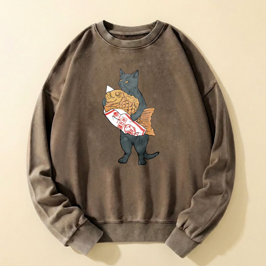 Cat Holding Chicken Wings Sweatshirt Unisex Crewneck Casual Graphic Pullover Black