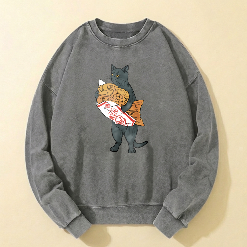 Cat Holding Chicken Wings Sweatshirt Unisex Crewneck Casual Graphic Pullover Black