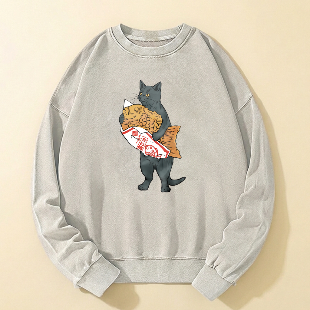 Cat Holding Chicken Wings Sweatshirt Unisex Crewneck Casual Graphic Pullover Black