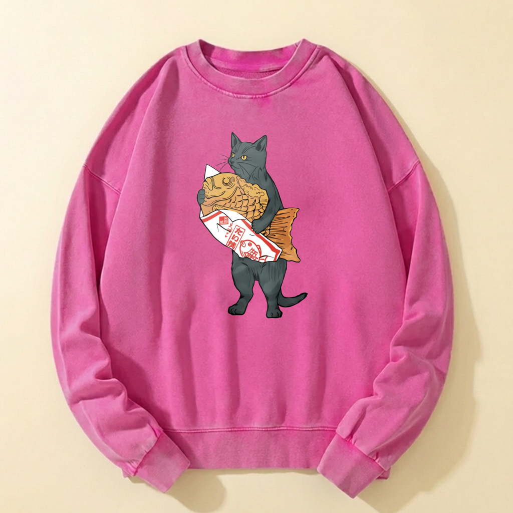 Cat Holding Chicken Wings Sweatshirt Unisex Crewneck Casual Graphic Pullover Black
