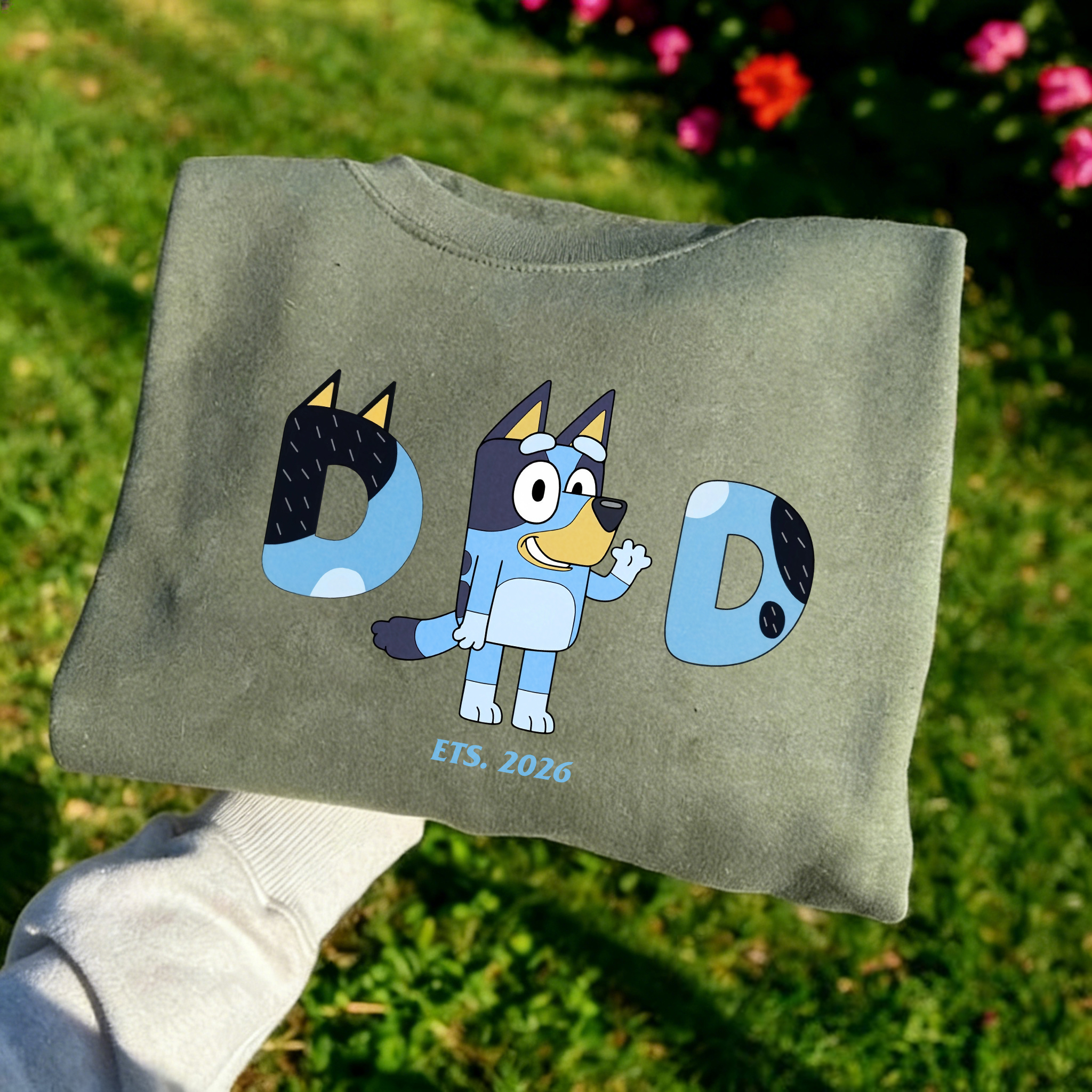 Custom-printed matching sweatshirts for parents and children based on photos (Bluey)