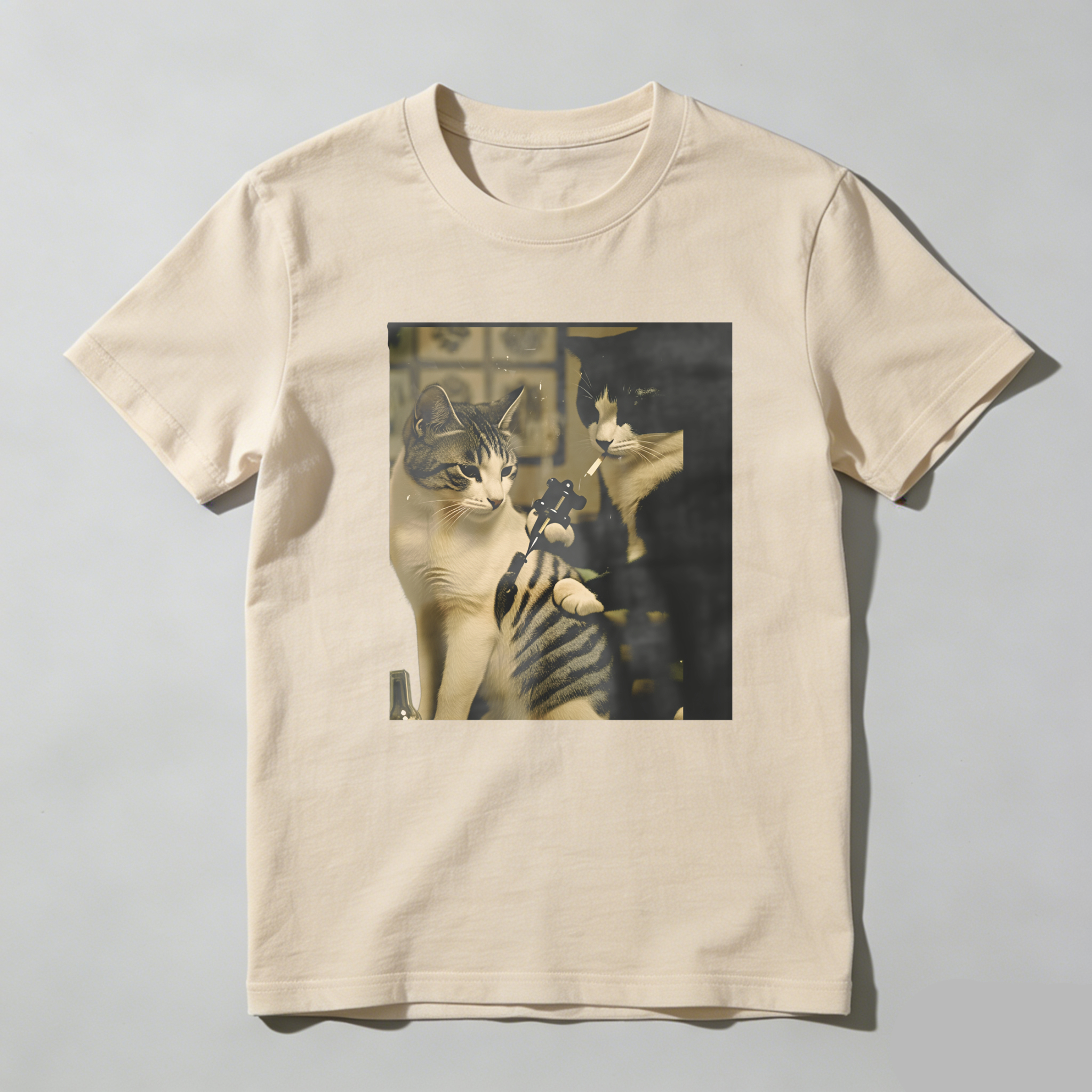 Cat Holding Camera Reflection Mirror tshirt 100% cotton