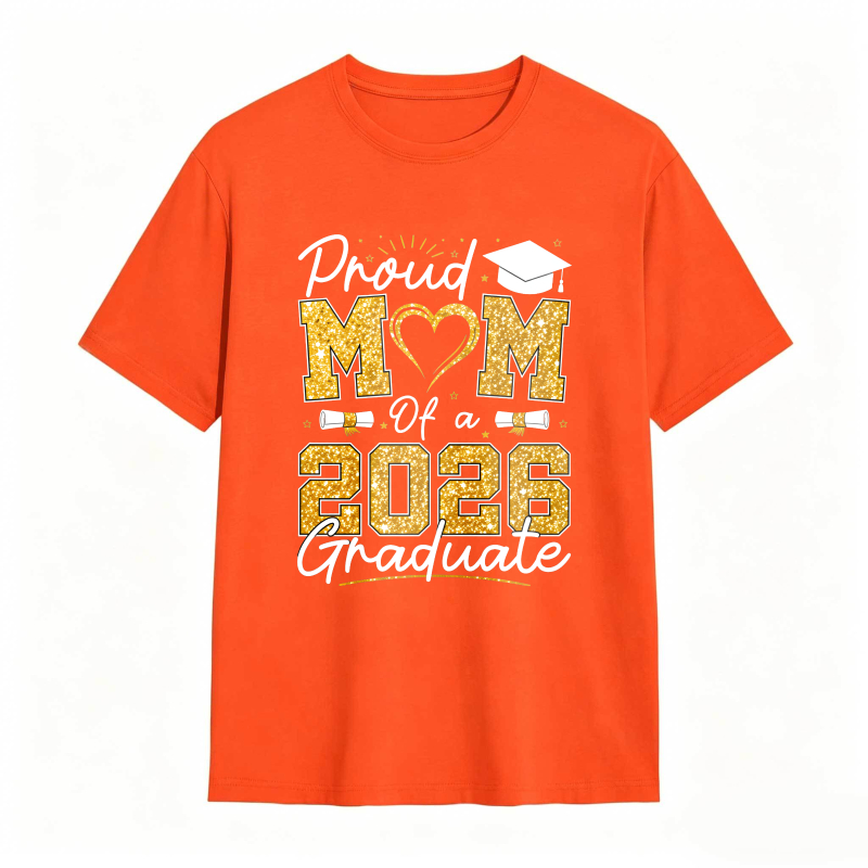 Dorawear™ Proud Mom Of A 2026 Graduate With Graduation Cap And Heart Design Unisex Classic T-shirt