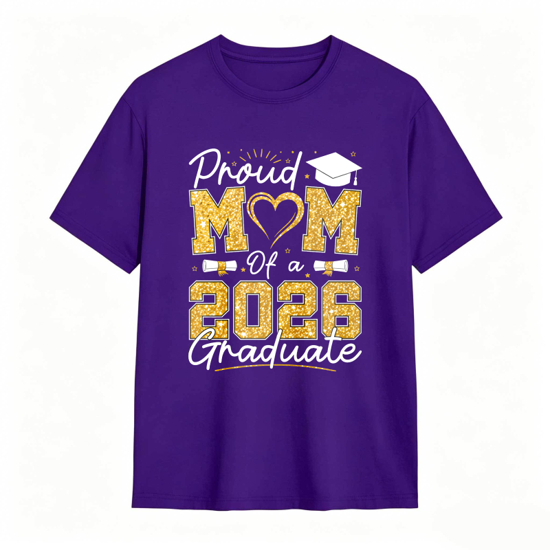 Dorawear™ Proud Mom Of A 2026 Graduate With Graduation Cap And Heart Design Unisex Classic T-shirt