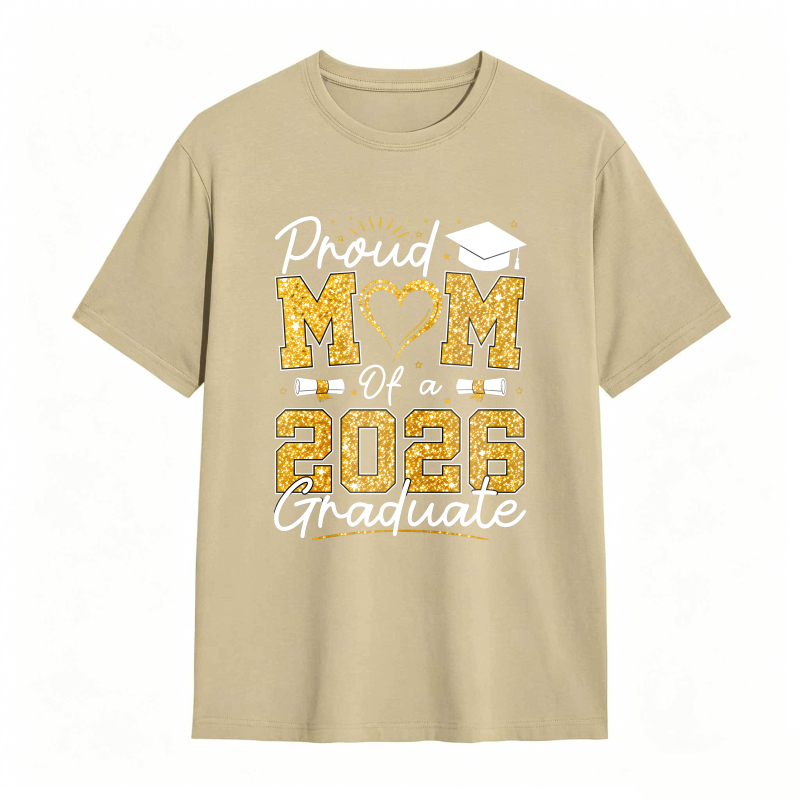 Dorawear™ Proud Mom Of A 2026 Graduate With Graduation Cap And Heart Design Unisex Classic T-shirt