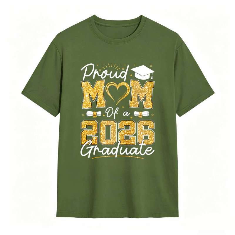 Dorawear™ Proud Mom Of A 2026 Graduate With Graduation Cap And Heart Design Unisex Classic T-shirt