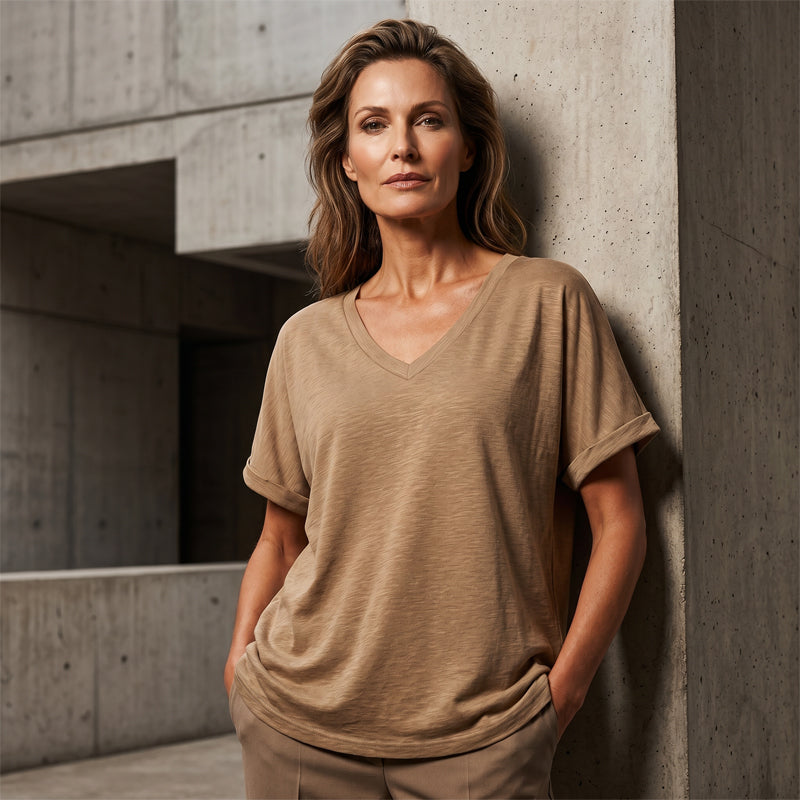 👕🌸 50% RABATT! Lässiges, lockeres V-Ausschnitt-Oberteil für Damen – Entspannt, schick & perfekt für warme Tage 🍂