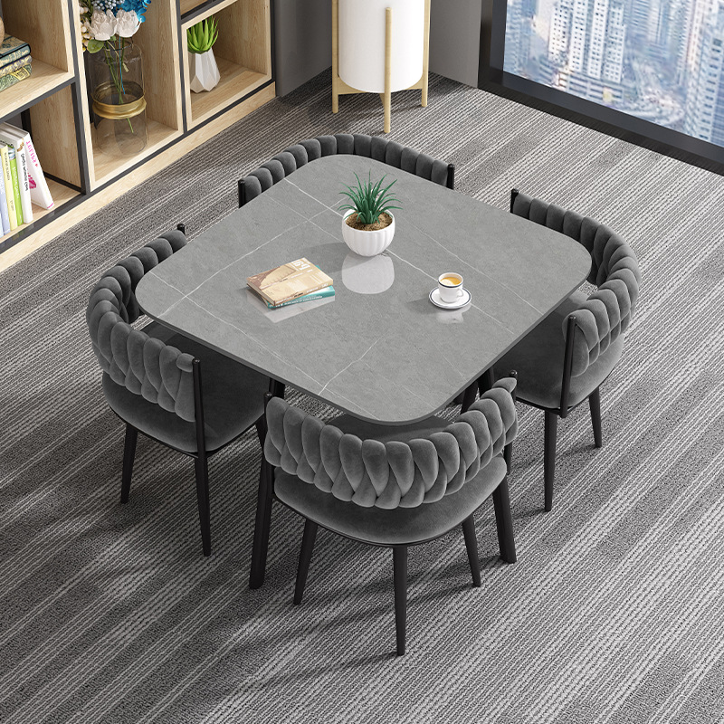 Juego de mesa y sillas de comedor de lujo, ligero y personalizado, con losa de roca cuadrada, para comedor de apartamentos pequeños.