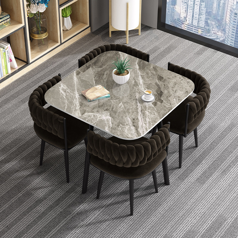 Juego de mesa y sillas de comedor de lujo, ligero y personalizado, con losa de roca cuadrada, para comedor de apartamentos pequeños.