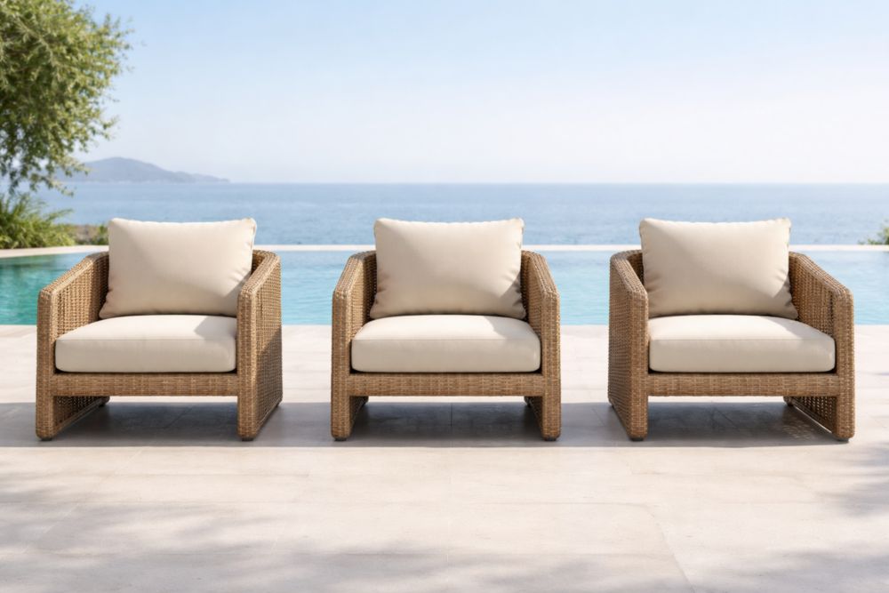 Set di 3 poltrone in rattan sintetico con cuscini crema