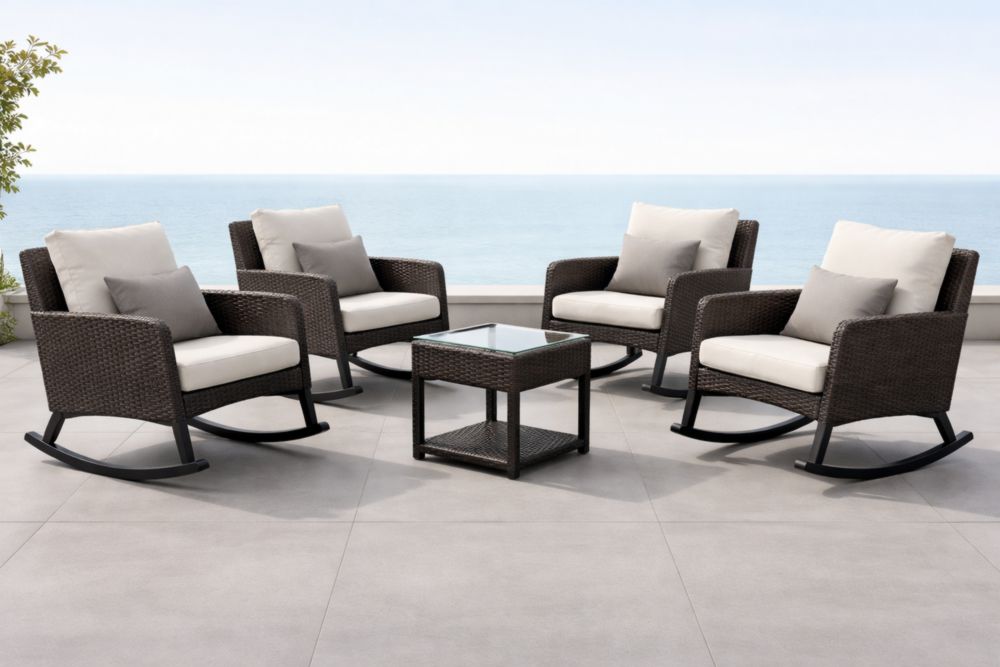 Set sedie a dondolo in rattan con cuscini beige