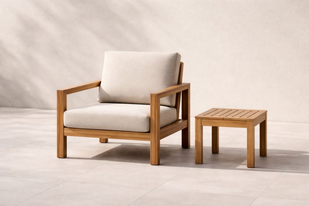 Set Poltrona in Legno con Cuscini Beige e Tavolino
