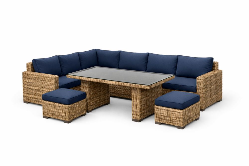 Divano Angolare da Giardino in Rattan con Cuscini Blu e Tavolo in Vetro Temperato