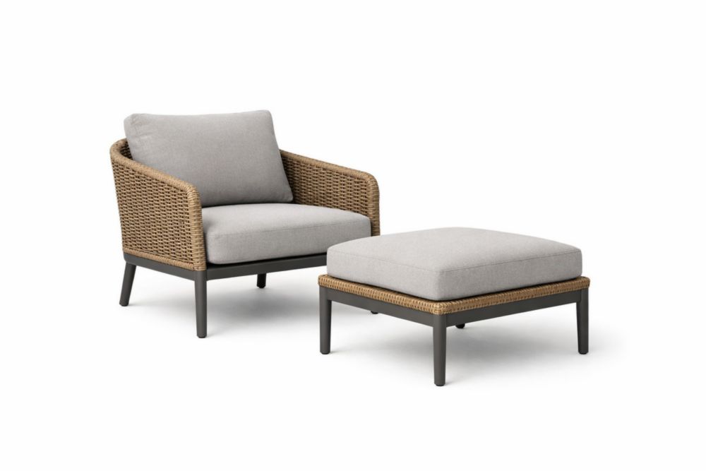 Set Poltrona e Poggiapiedi da Giardino in Tessuto e Rattan con Cuscini in Poliestere