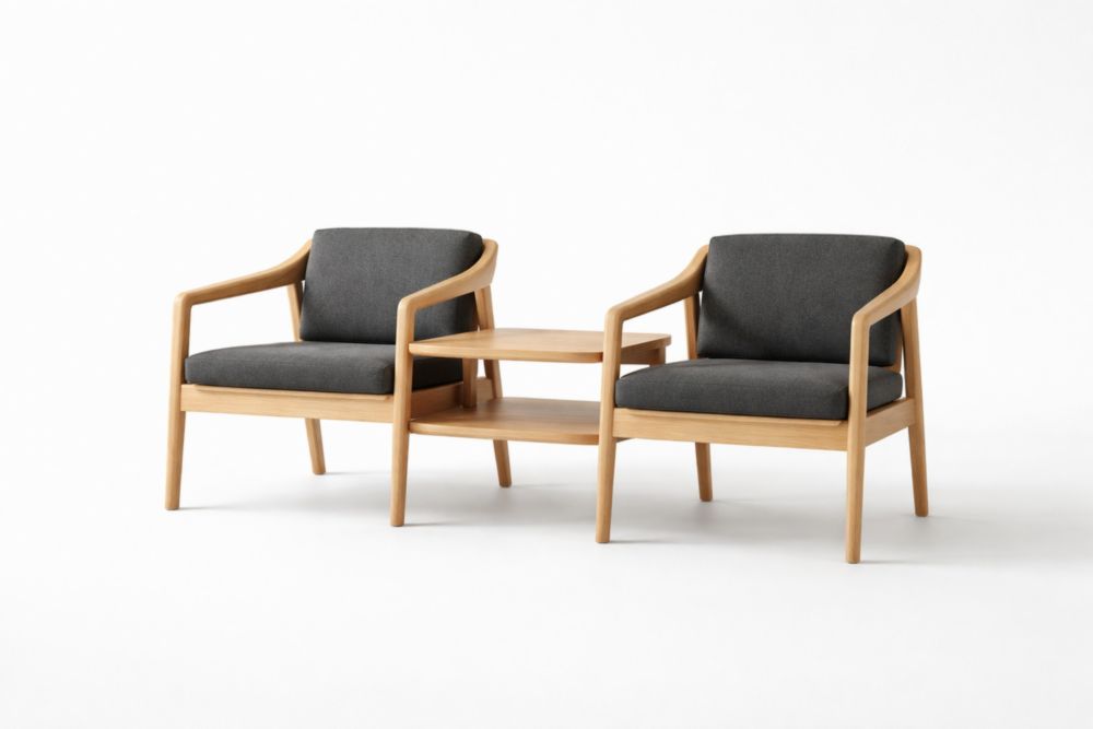 Set di sedie in legno di quercia con tavolo e cuscini in tessuto grigio