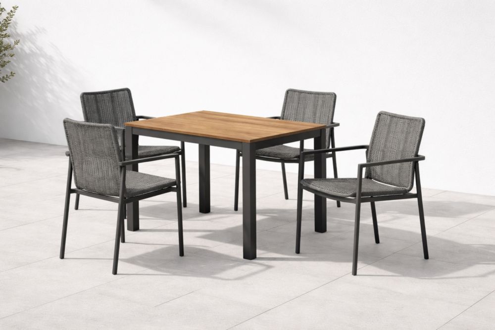 Set tavolo quadrato in legno con sedie in metallo e rattan