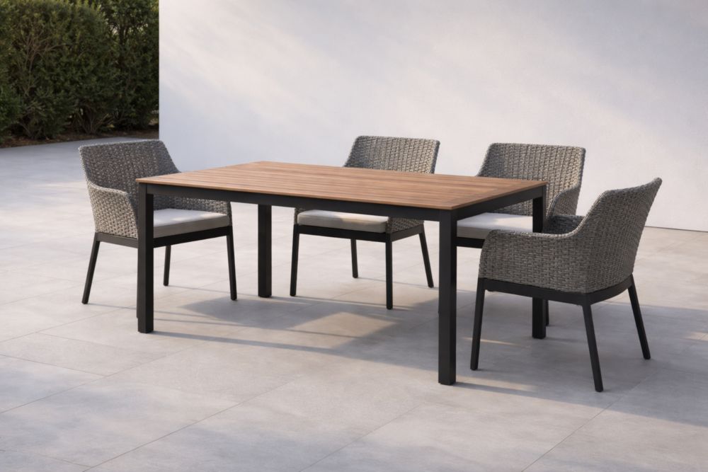 Set tavolo rettangolare in legno di teak con sedie in rattan grigio per esterno