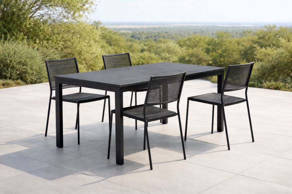 Set Tavolo e 4 Sedie da Esterno in Metallo Nero