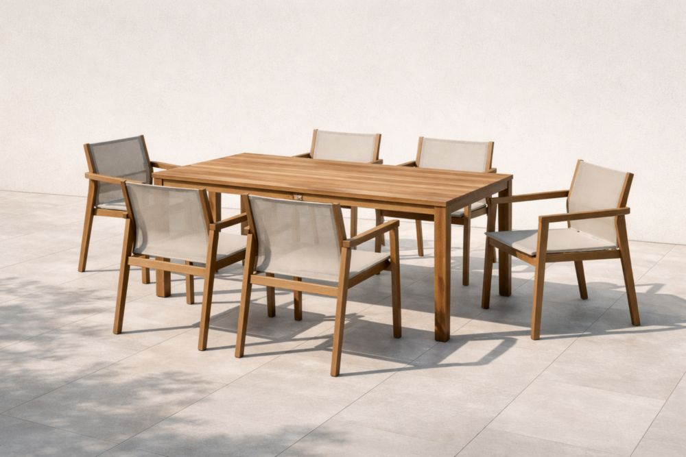 Set tavolo e sedie in legno di teak per esterni