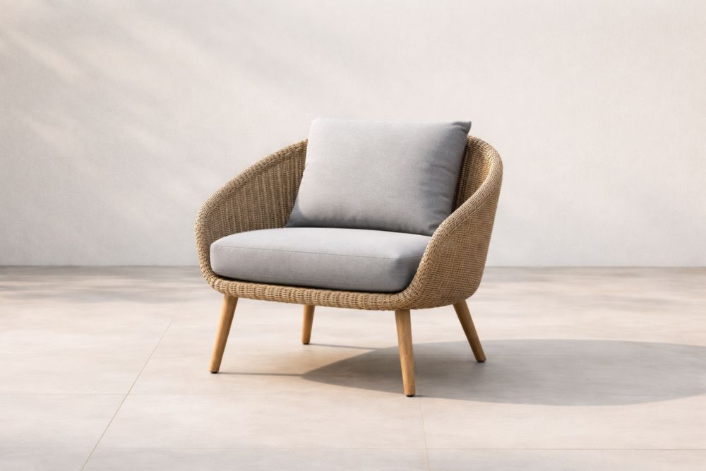 Poltrona in rattan con cuscini in poliestere grigia